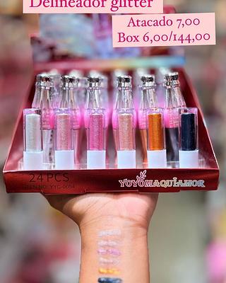 Delineado com. Glitter yo-yo