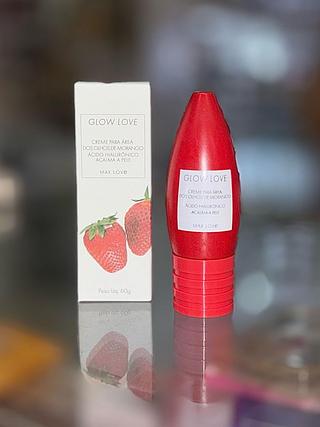GLOW LOVE CREME PARA ÁREA DOS OLHOS DE MORANGO ÁCIDO HIALURÔNICO ACALMA A PELE MAX LOVE